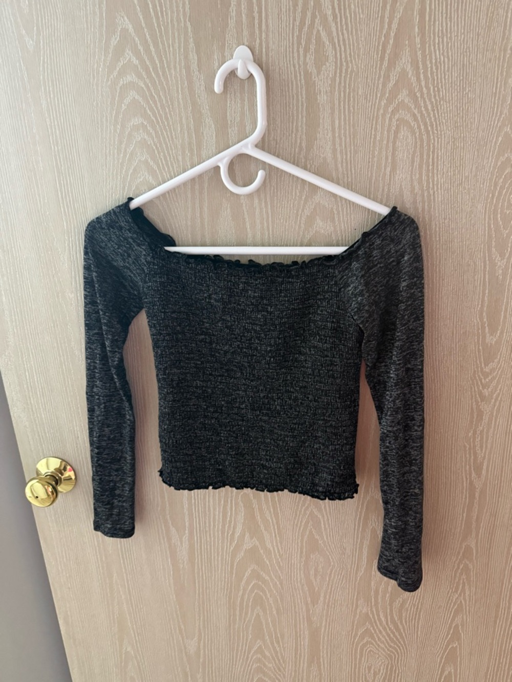 Hollister off the shoulder long sleeve top size small
